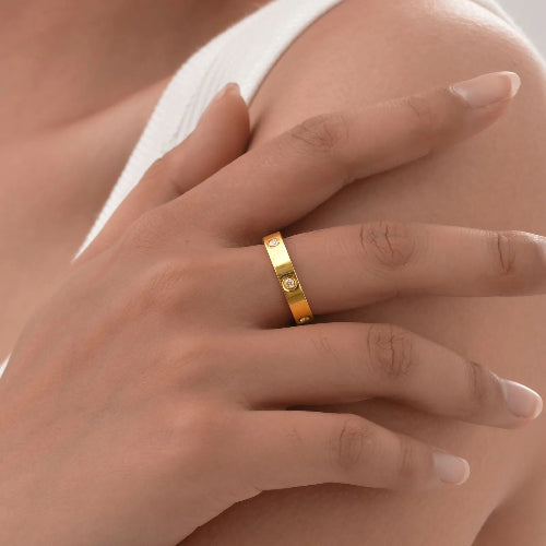 woman-ring